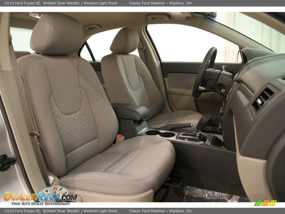2010 Ford Fusion SE Brilliant Silver Metallic / Medium Light Stone Photo #18