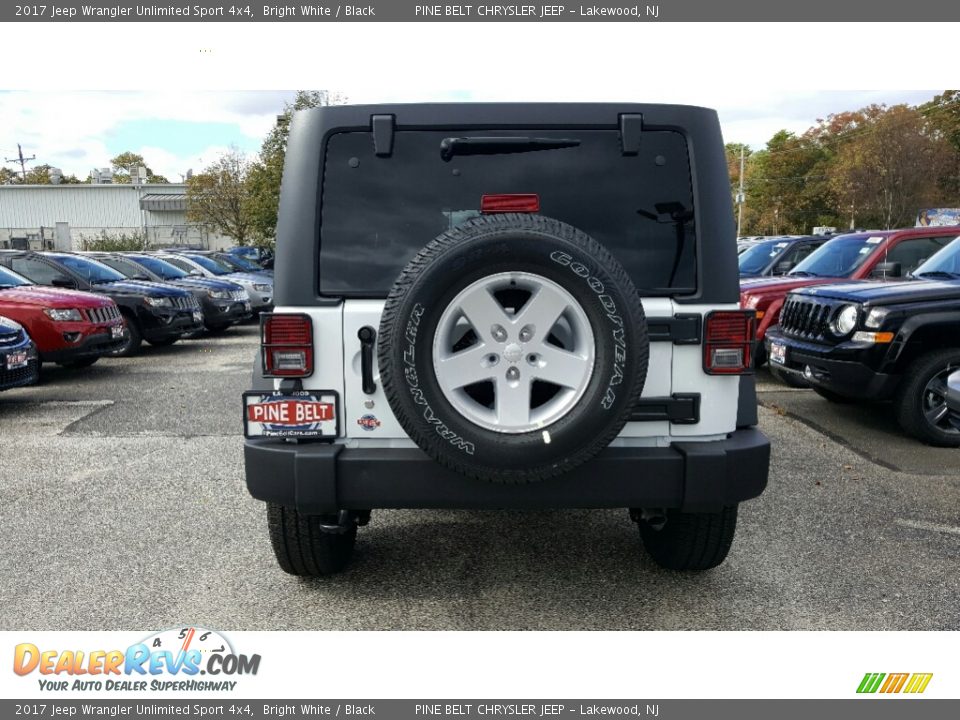 2017 Jeep Wrangler Unlimited Sport 4x4 Bright White / Black Photo #5