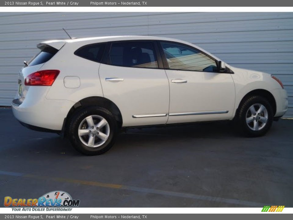 2013 Nissan Rogue S Pearl White / Gray Photo #8