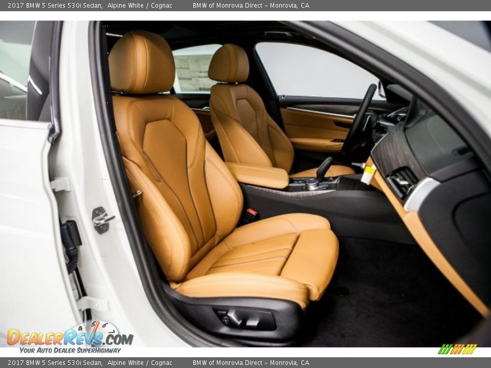 2017 BMW 5 Series 530i Sedan Alpine White / Cognac Photo #2