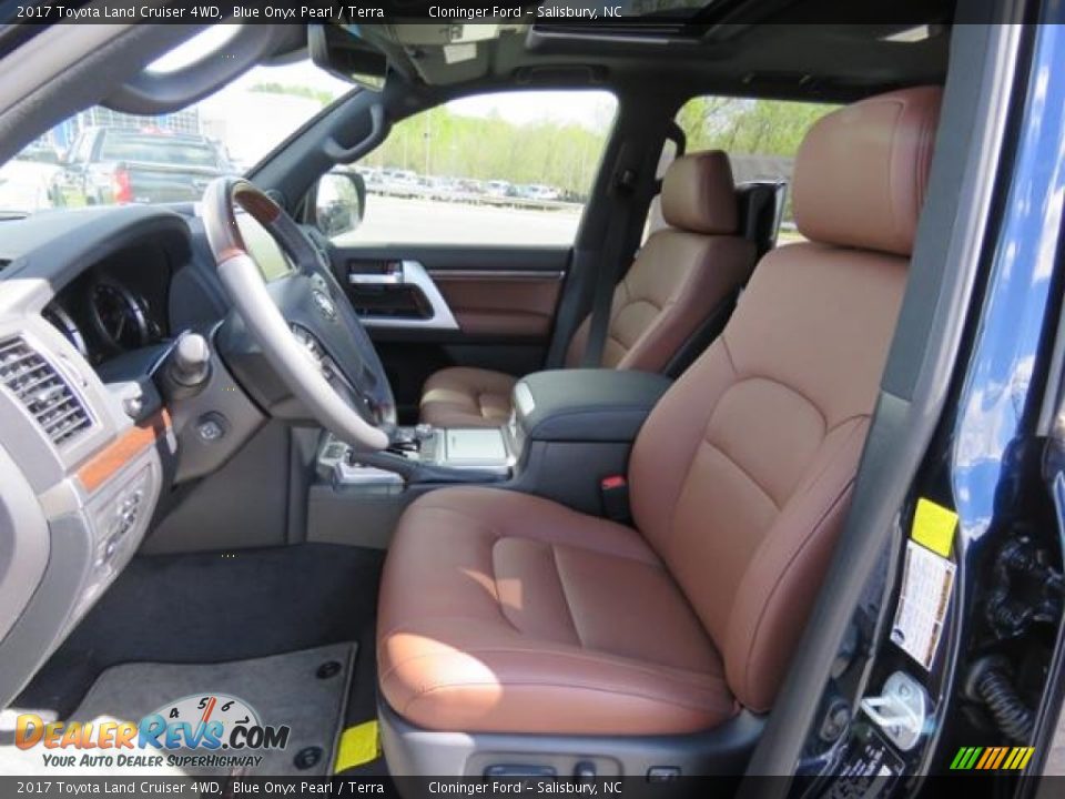 Front Seat of 2017 Toyota Land Cruiser 4WD Photo #10