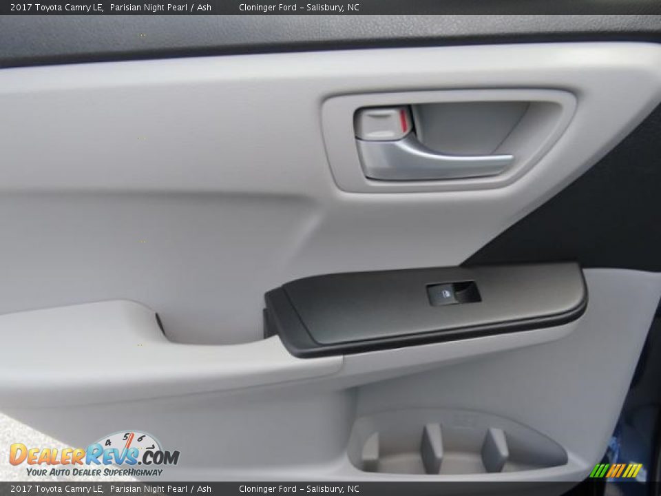 2017 Toyota Camry LE Parisian Night Pearl / Ash Photo #7
