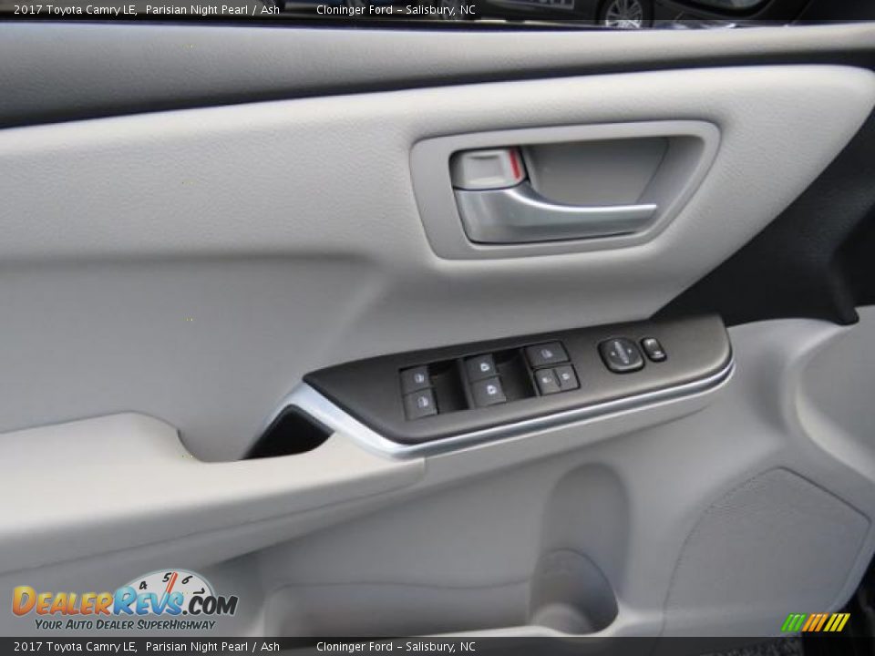 2017 Toyota Camry LE Parisian Night Pearl / Ash Photo #9