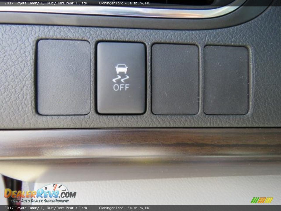 2017 Toyota Camry LE Ruby Flare Pearl / Black Photo #20