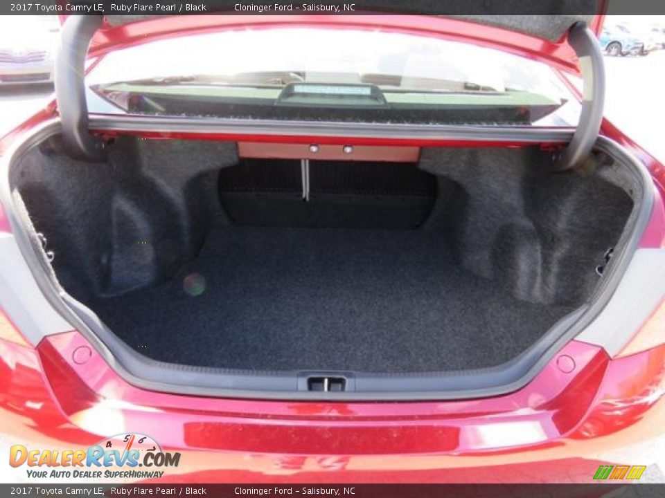 2017 Toyota Camry LE Trunk Photo #21