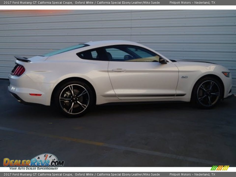2017 Ford Mustang GT California Speical Coupe Oxford White / California Special Ebony Leather/Miko Suede Photo #8