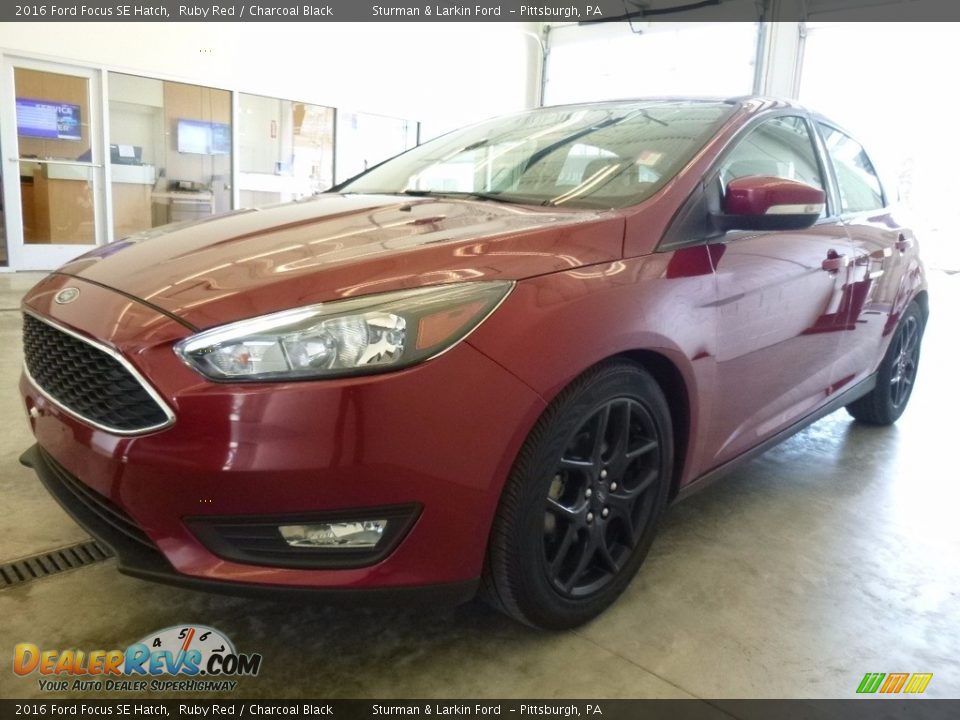 2016 Ford Focus SE Hatch Ruby Red / Charcoal Black Photo #5