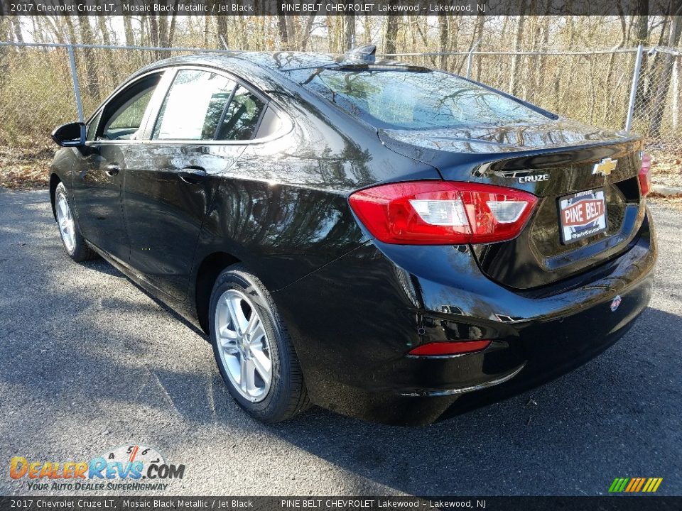 2017 Chevrolet Cruze LT Mosaic Black Metallic / Jet Black Photo #4