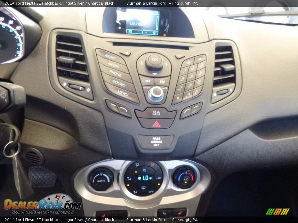 2014 Ford Fiesta SE Hatchback Ingot Silver / Charcoal Black Photo #14