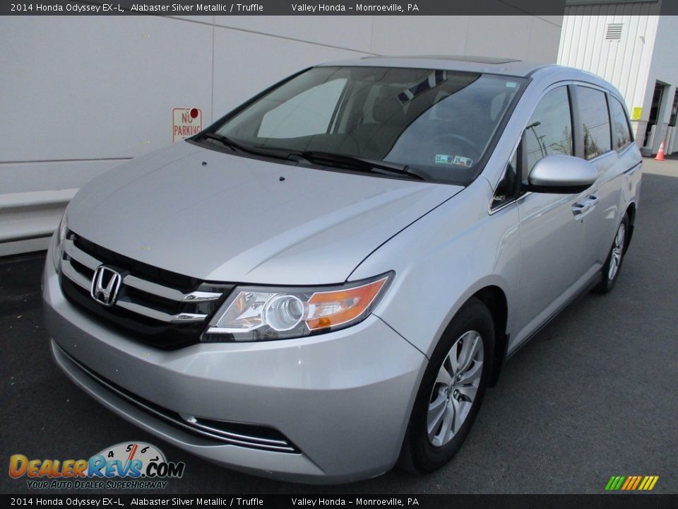 Front 3/4 View of 2014 Honda Odyssey EX-L Photo #9