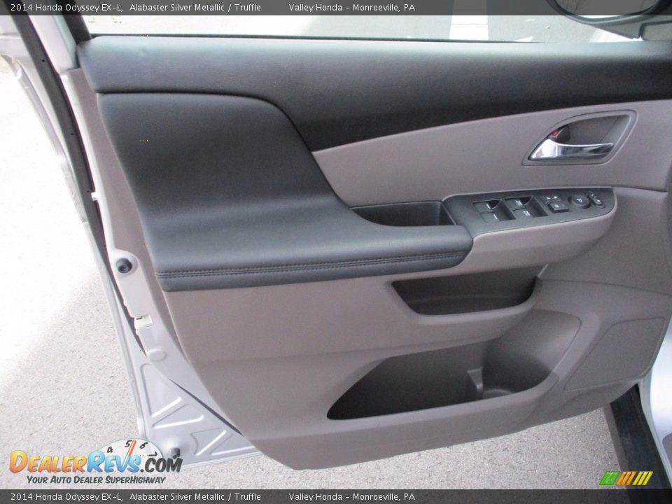 Door Panel of 2014 Honda Odyssey EX-L Photo #10