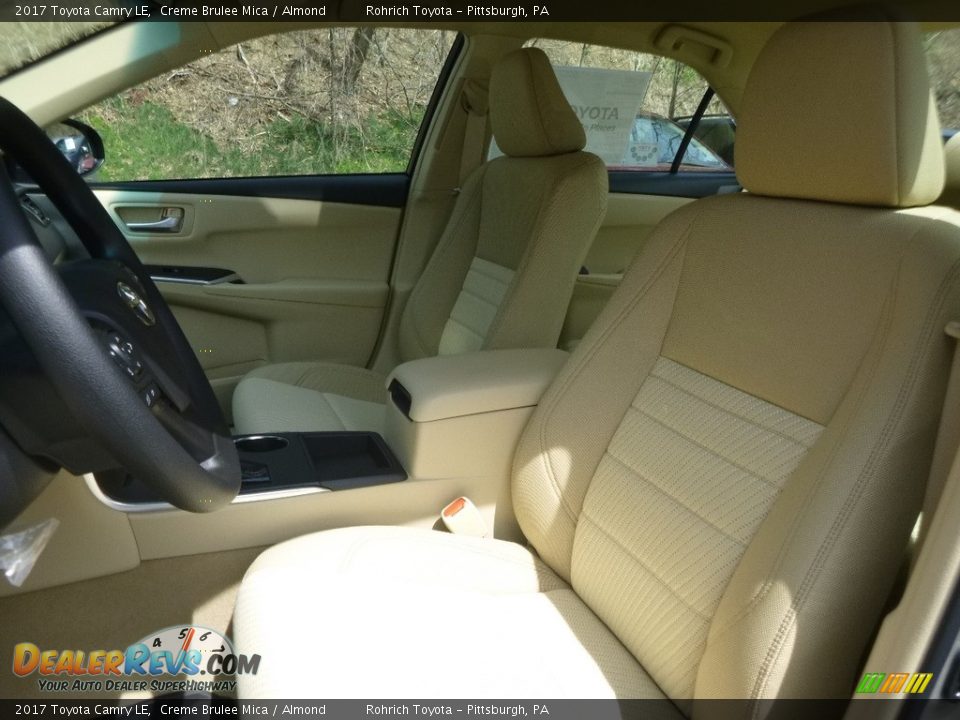 2017 Toyota Camry LE Creme Brulee Mica / Almond Photo #6