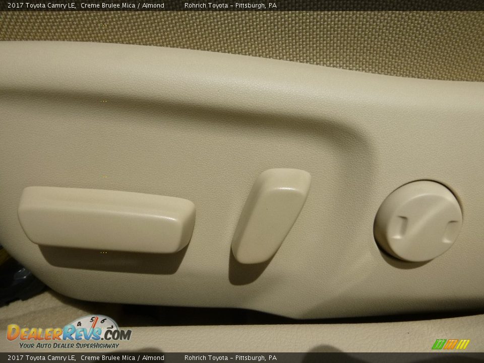 2017 Toyota Camry LE Creme Brulee Mica / Almond Photo #11