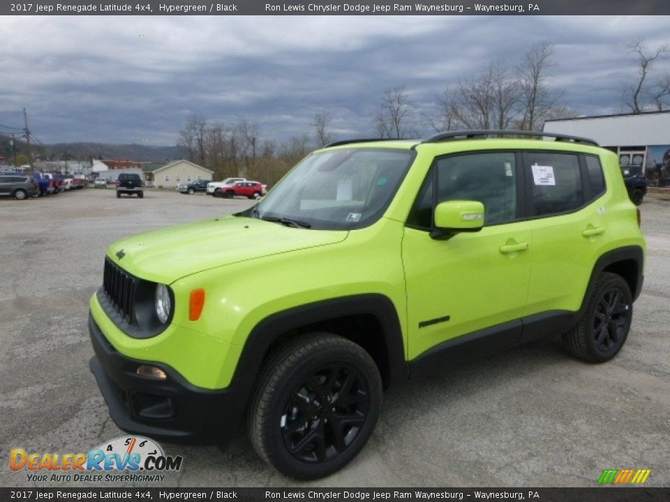 Front 3/4 View of 2017 Jeep Renegade Latitude 4x4 Photo #1