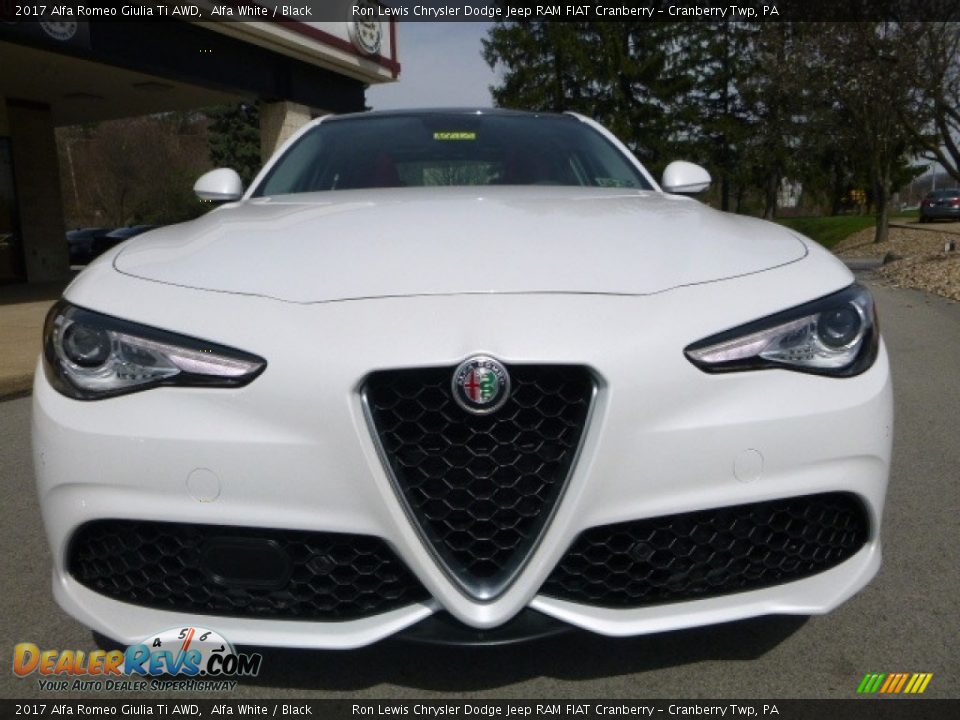 2017 Alfa Romeo Giulia Ti AWD Alfa White / Black Photo #13