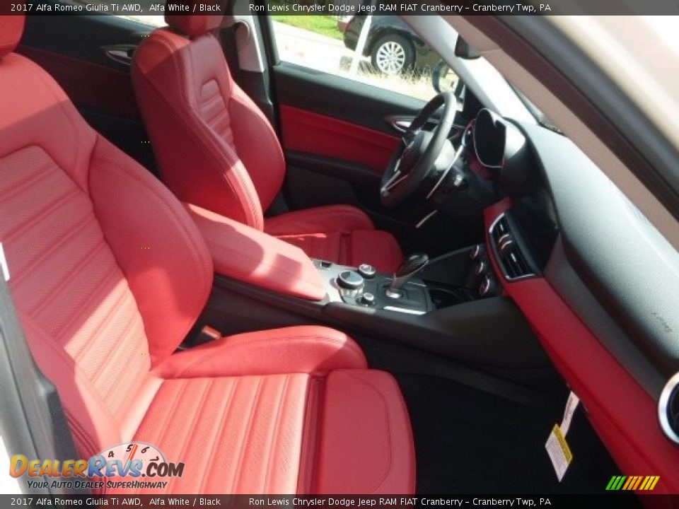 2017 Alfa Romeo Giulia Ti AWD Alfa White / Black Photo #16