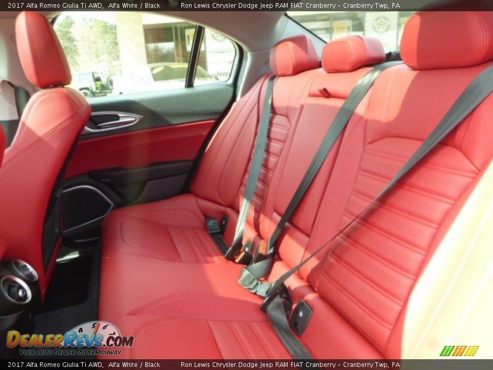 2017 Alfa Romeo Giulia Ti AWD Alfa White / Black Photo #21
