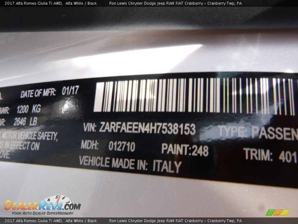 2017 Alfa Romeo Giulia Ti AWD Alfa White / Black Photo #24