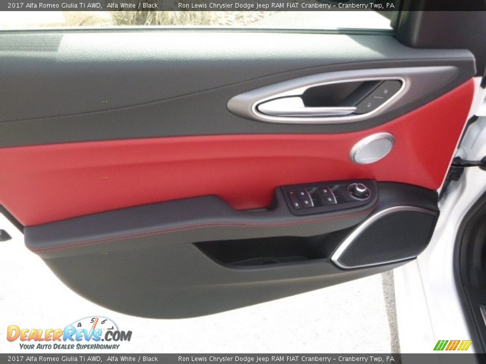 2017 Alfa Romeo Giulia Ti AWD Alfa White / Black Photo #25