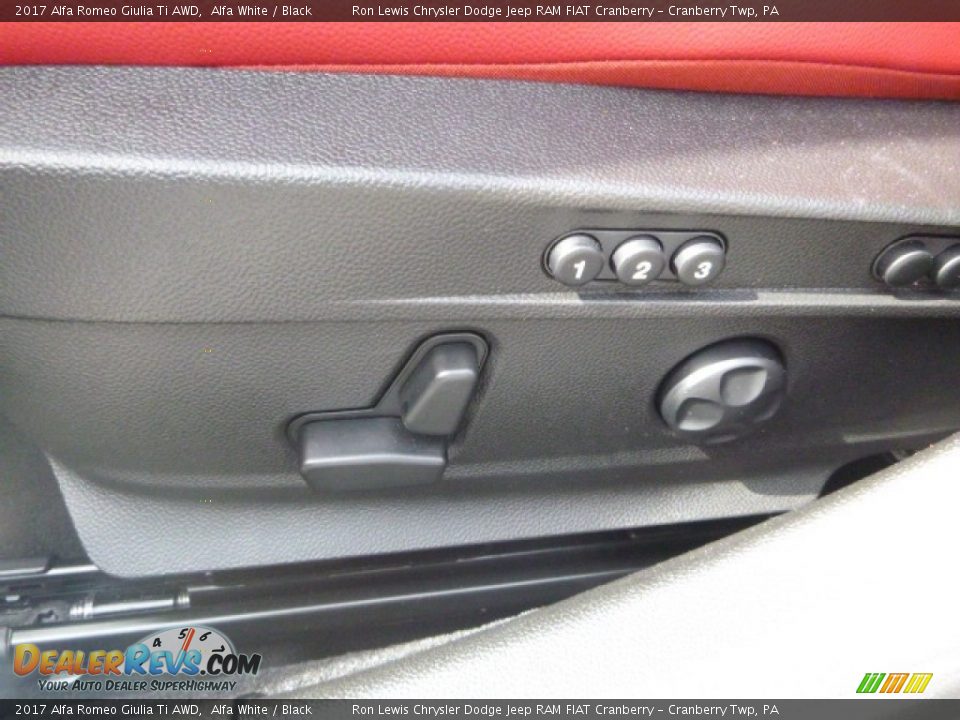 2017 Alfa Romeo Giulia Ti AWD Alfa White / Black Photo #26