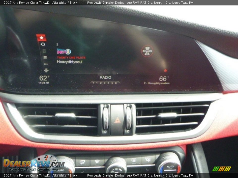 2017 Alfa Romeo Giulia Ti AWD Alfa White / Black Photo #27