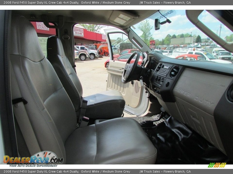 2008 Ford F450 Super Duty XL Crew Cab 4x4 Dually Oxford White / Medium Stone Grey Photo #18