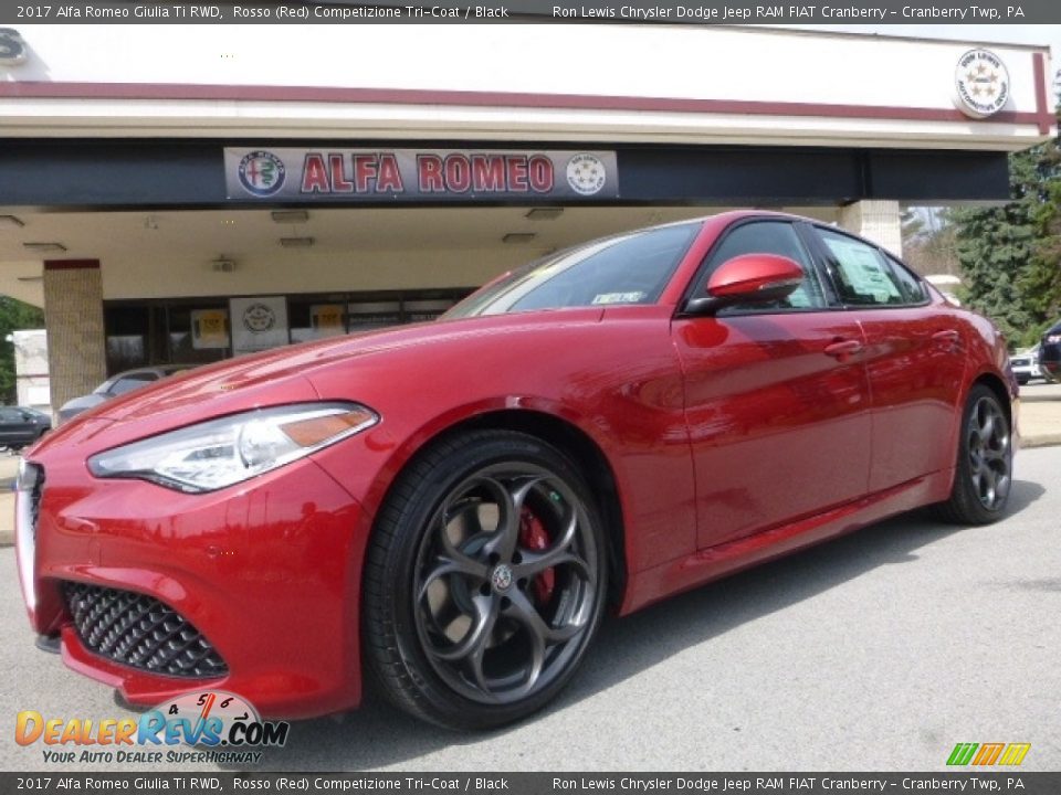 Front 3/4 View of 2017 Alfa Romeo Giulia Ti RWD Photo #2