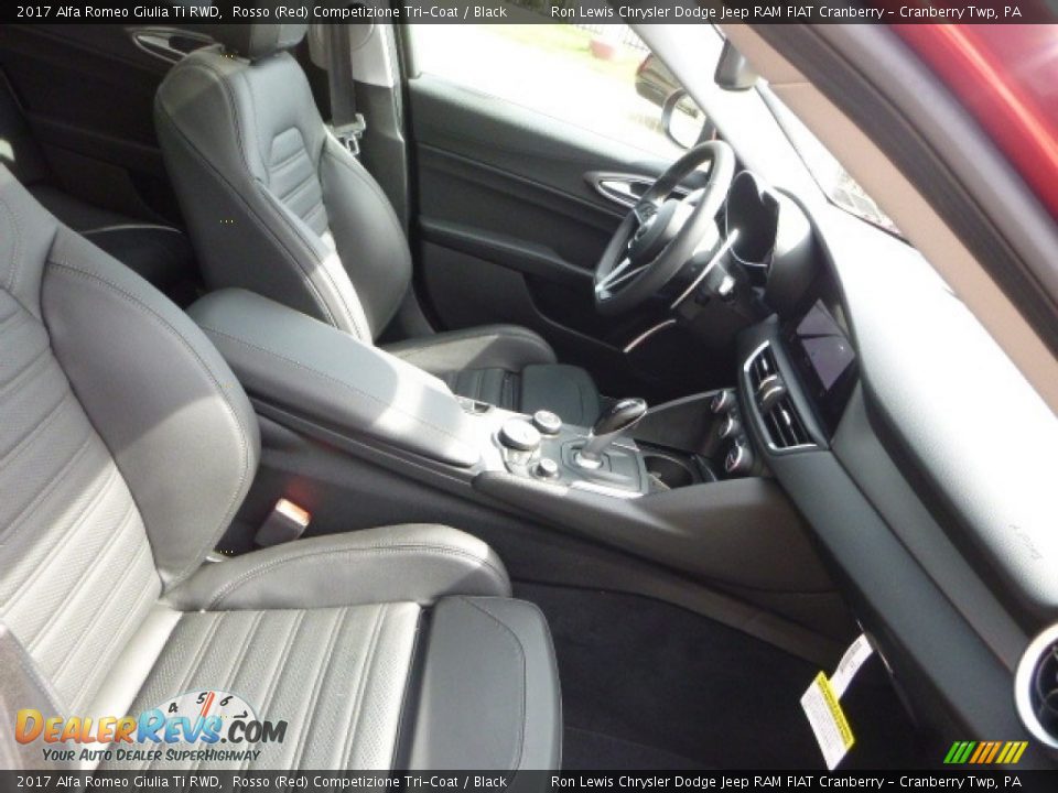 2017 Alfa Romeo Giulia Ti RWD Rosso (Red) Competizione Tri-Coat / Black Photo #14