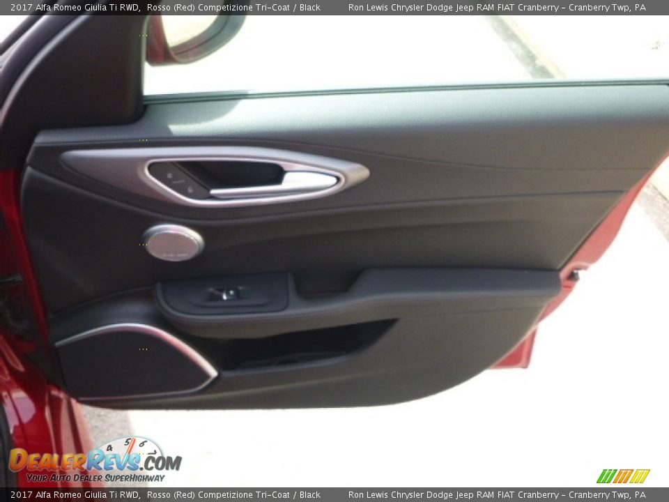 2017 Alfa Romeo Giulia Ti RWD Rosso (Red) Competizione Tri-Coat / Black Photo #16
