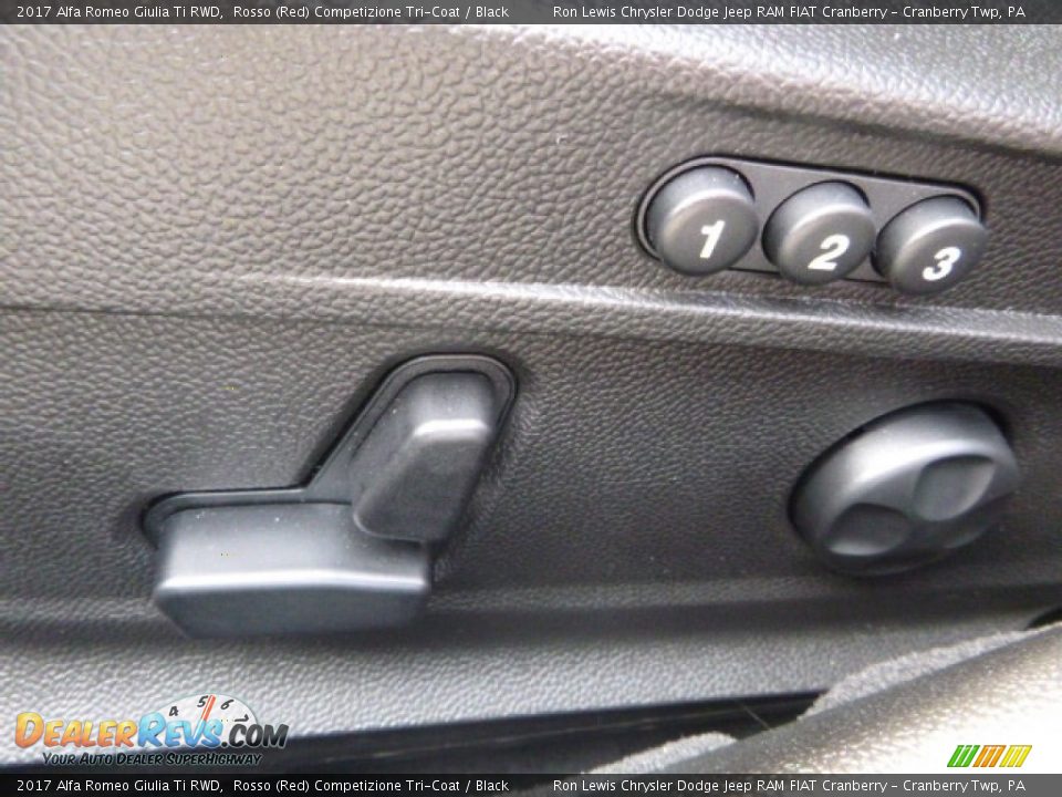 2017 Alfa Romeo Giulia Ti RWD Rosso (Red) Competizione Tri-Coat / Black Photo #23
