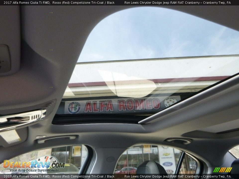2017 Alfa Romeo Giulia Ti RWD Rosso (Red) Competizione Tri-Coat / Black Photo #24