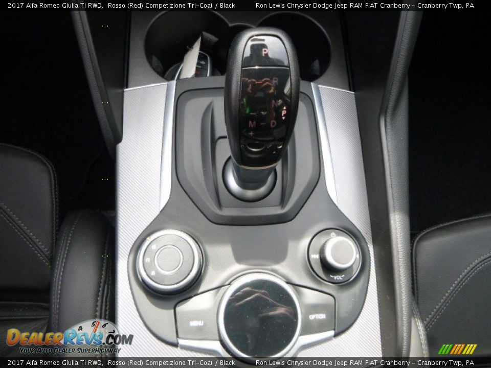 2017 Alfa Romeo Giulia Ti RWD Shifter Photo #25