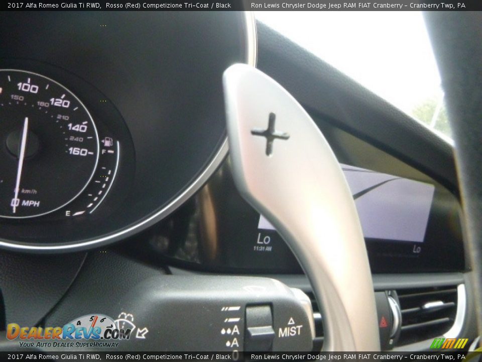 2017 Alfa Romeo Giulia Ti RWD Shifter Photo #27
