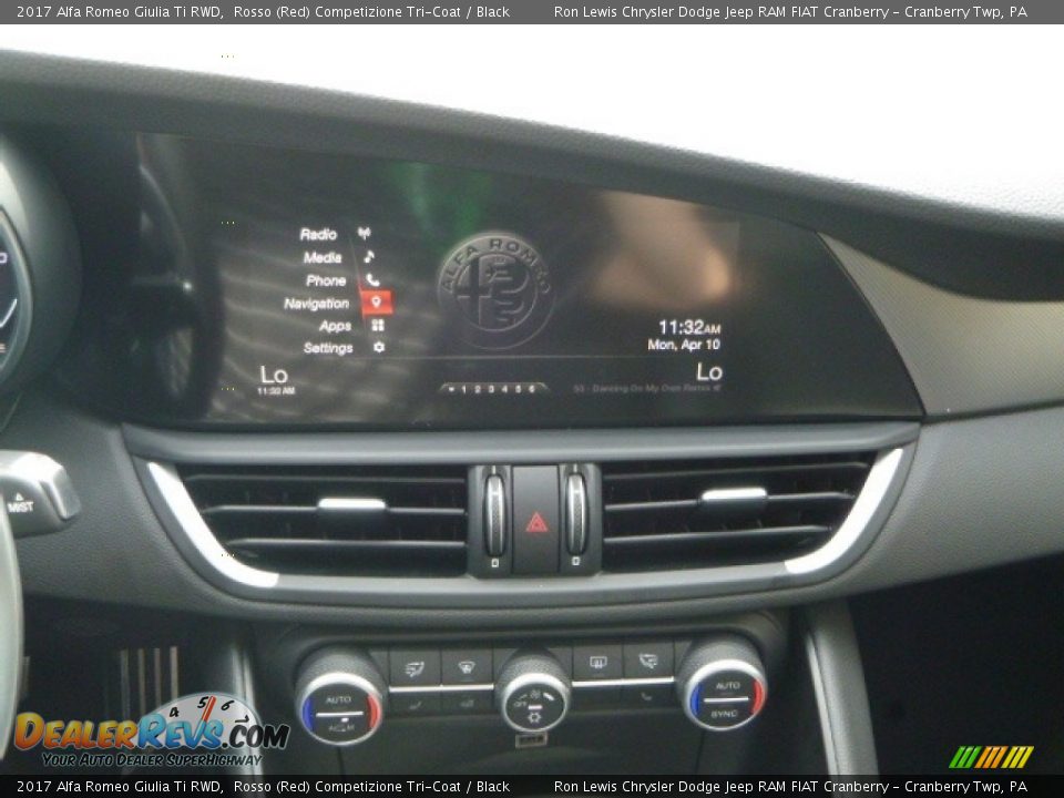 2017 Alfa Romeo Giulia Ti RWD Rosso (Red) Competizione Tri-Coat / Black Photo #34