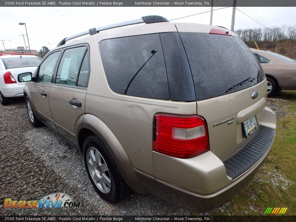 2006 Ford Freestyle SE AWD Pueblo Gold Metallic / Pebble Beige Photo #2