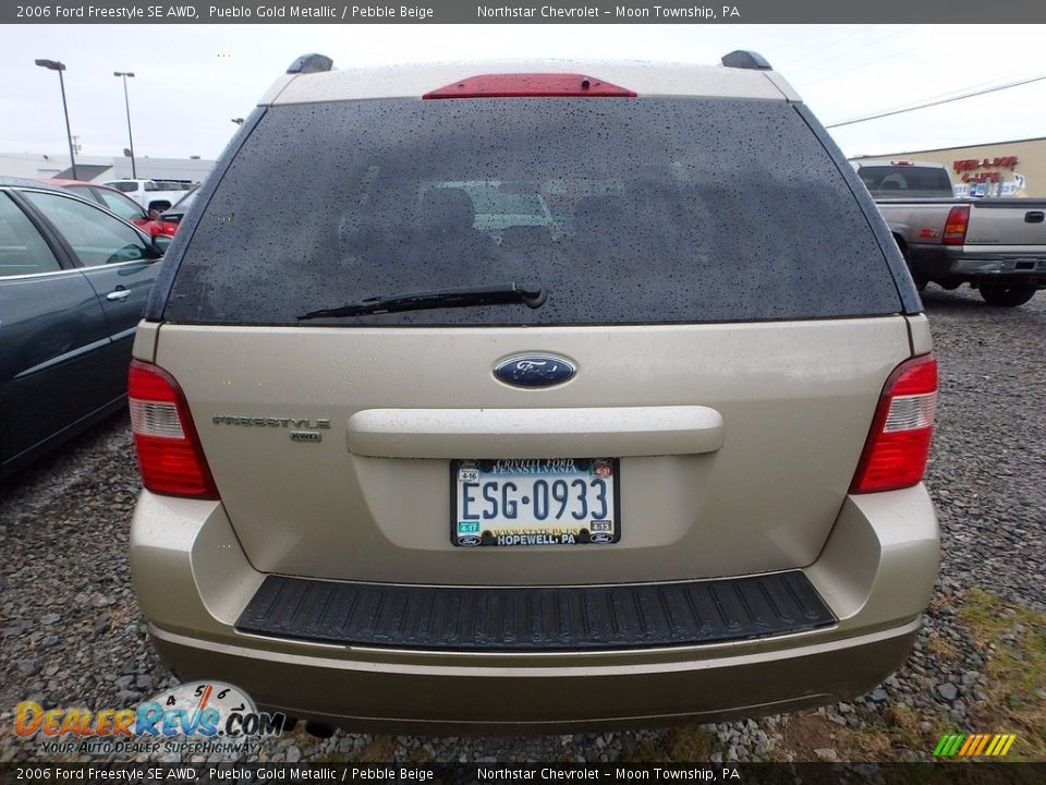 2006 Ford Freestyle SE AWD Pueblo Gold Metallic / Pebble Beige Photo #3