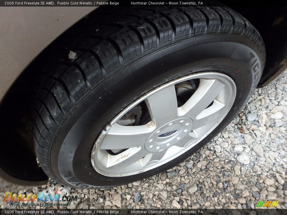 2006 Ford Freestyle SE AWD Pueblo Gold Metallic / Pebble Beige Photo #7