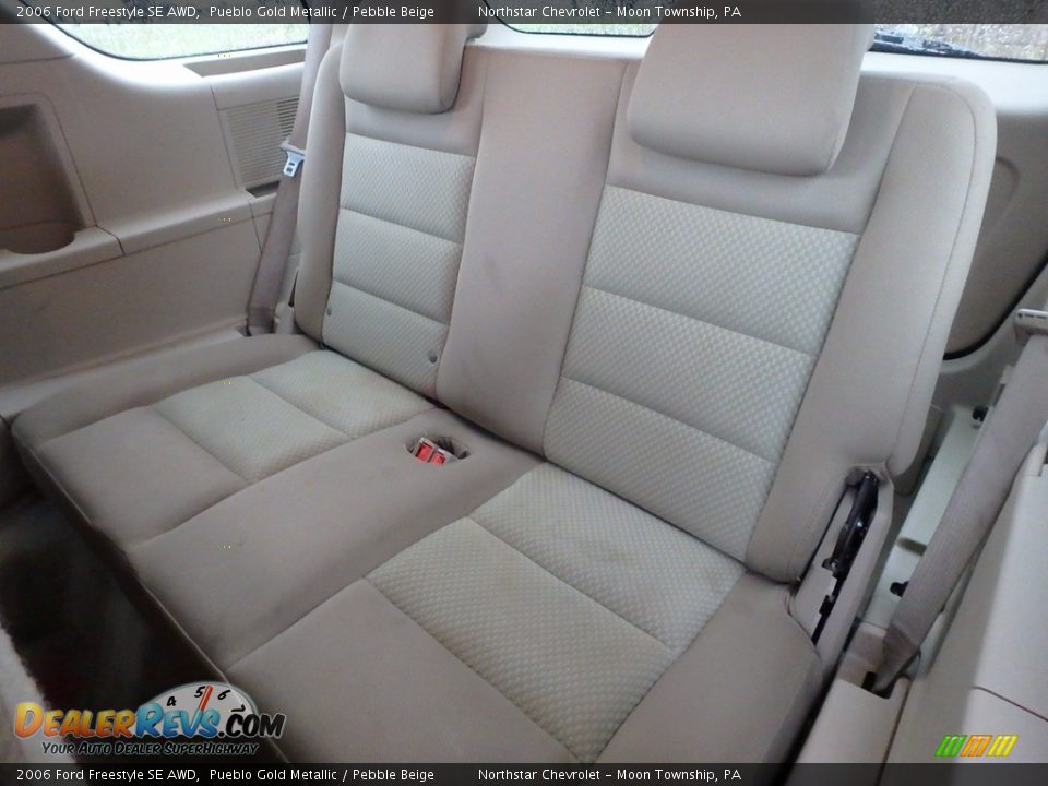 2006 Ford Freestyle SE AWD Pueblo Gold Metallic / Pebble Beige Photo #10