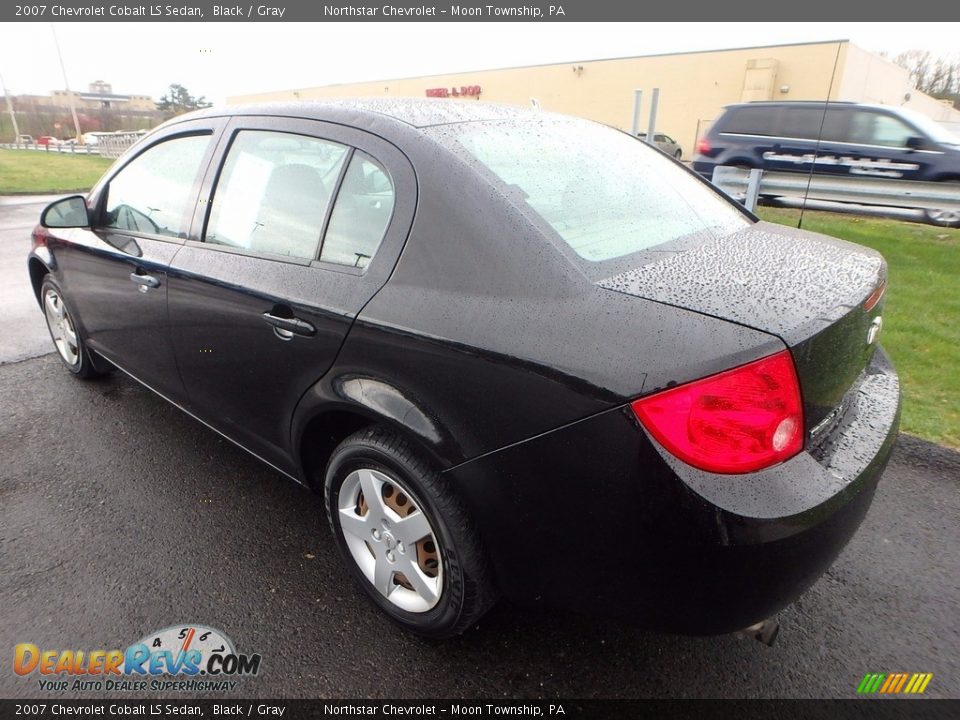 2007 Chevrolet Cobalt LS Sedan Black / Gray Photo #2
