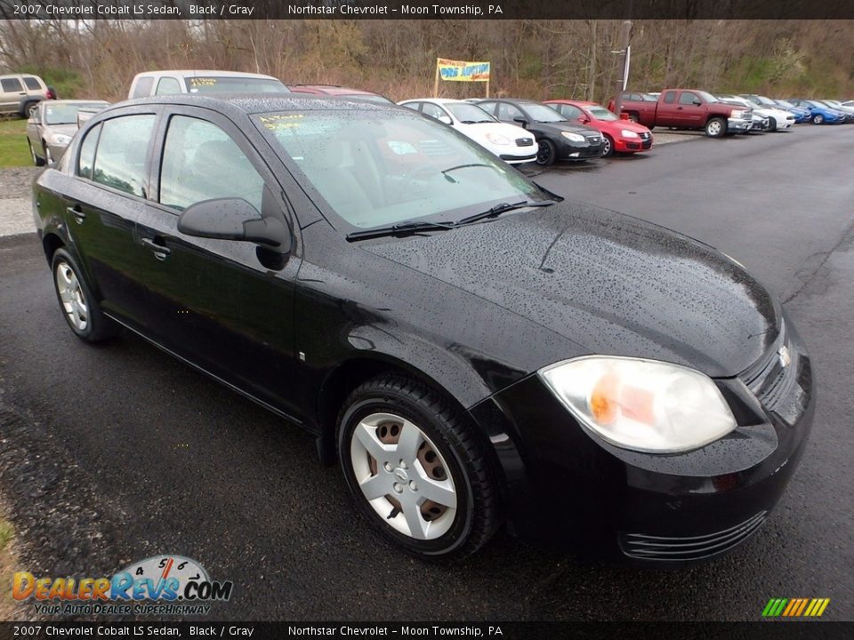 2007 Chevrolet Cobalt LS Sedan Black / Gray Photo #5