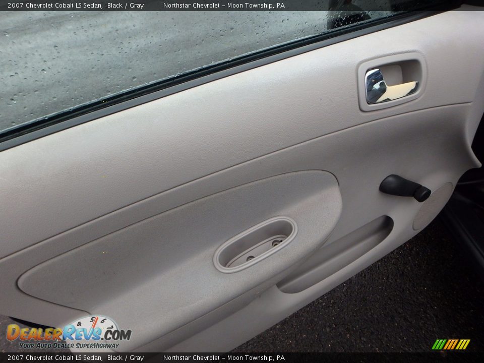 2007 Chevrolet Cobalt LS Sedan Black / Gray Photo #11