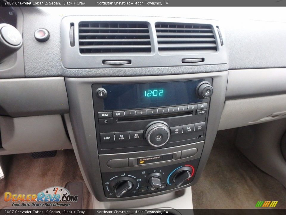 2007 Chevrolet Cobalt LS Sedan Black / Gray Photo #13