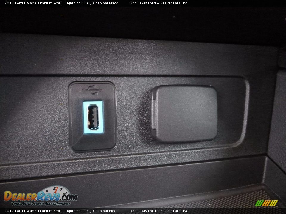 2017 Ford Escape Titanium 4WD Lightning Blue / Charcoal Black Photo #19