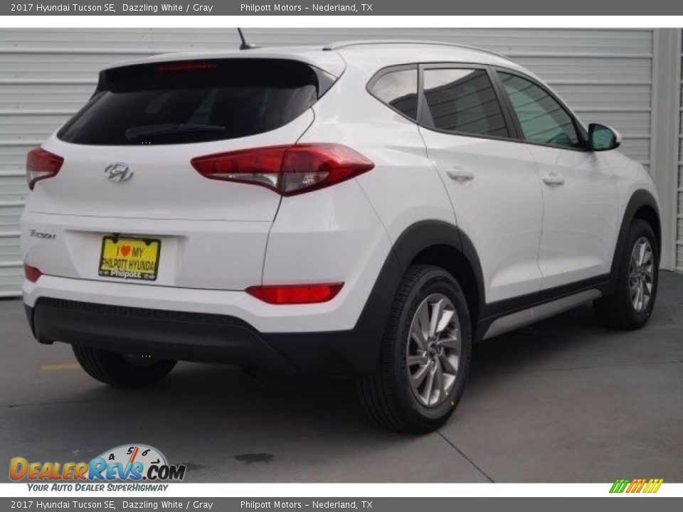 2017 Hyundai Tucson SE Dazzling White / Gray Photo #3