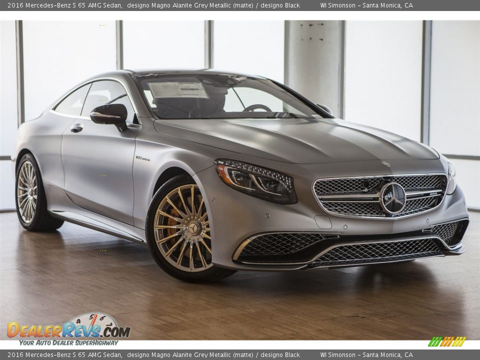 Front 3/4 View of 2016 Mercedes-Benz S 65 AMG Sedan Photo #12