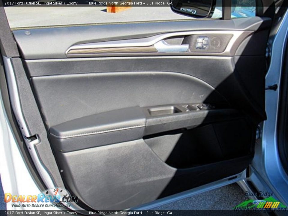 2017 Ford Fusion SE Ingot Silver / Ebony Photo #28