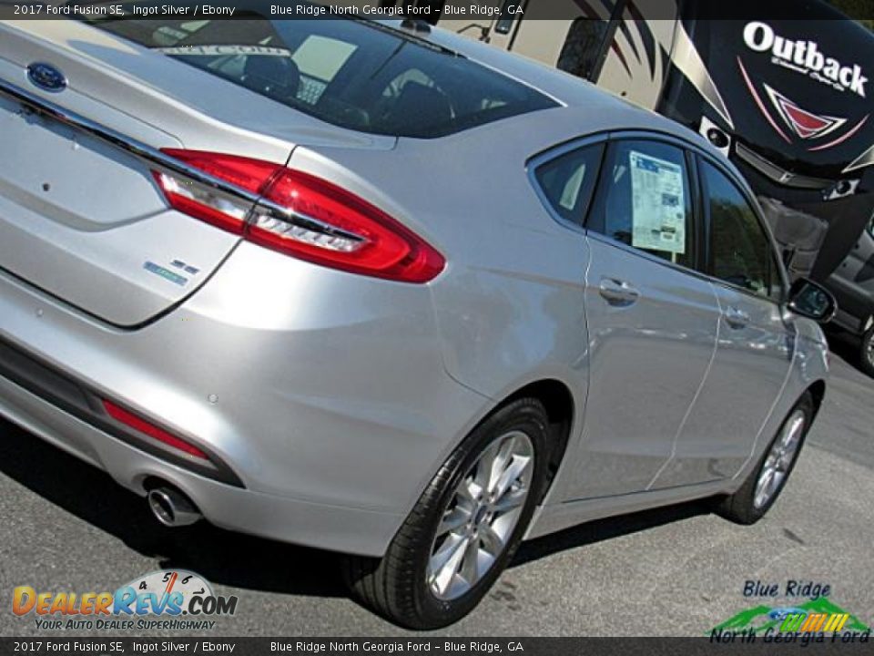2017 Ford Fusion SE Ingot Silver / Ebony Photo #35