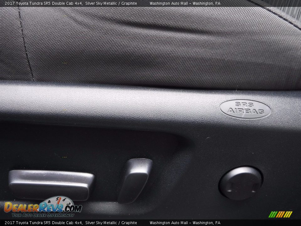 Controls of 2017 Toyota Tundra SR5 Double Cab 4x4 Photo #15