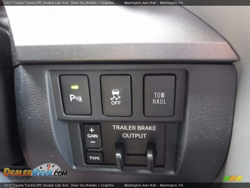 Controls of 2017 Toyota Tundra SR5 Double Cab 4x4 Photo #17