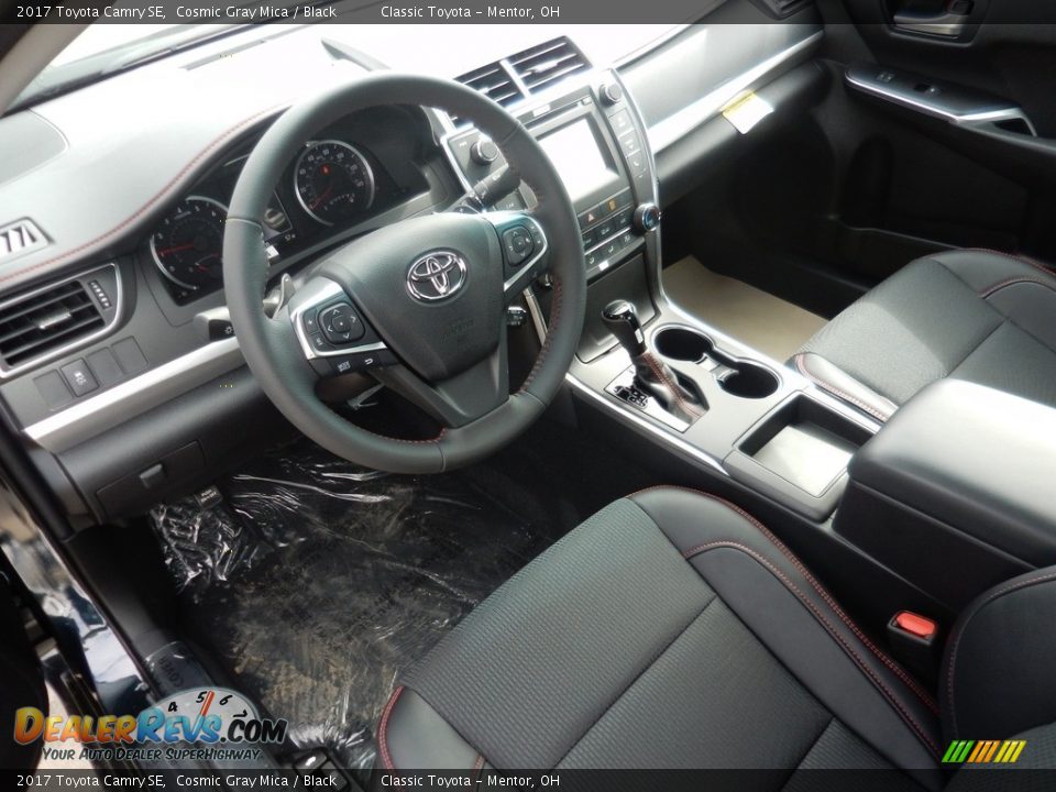 2017 Toyota Camry SE Cosmic Gray Mica / Black Photo #4
